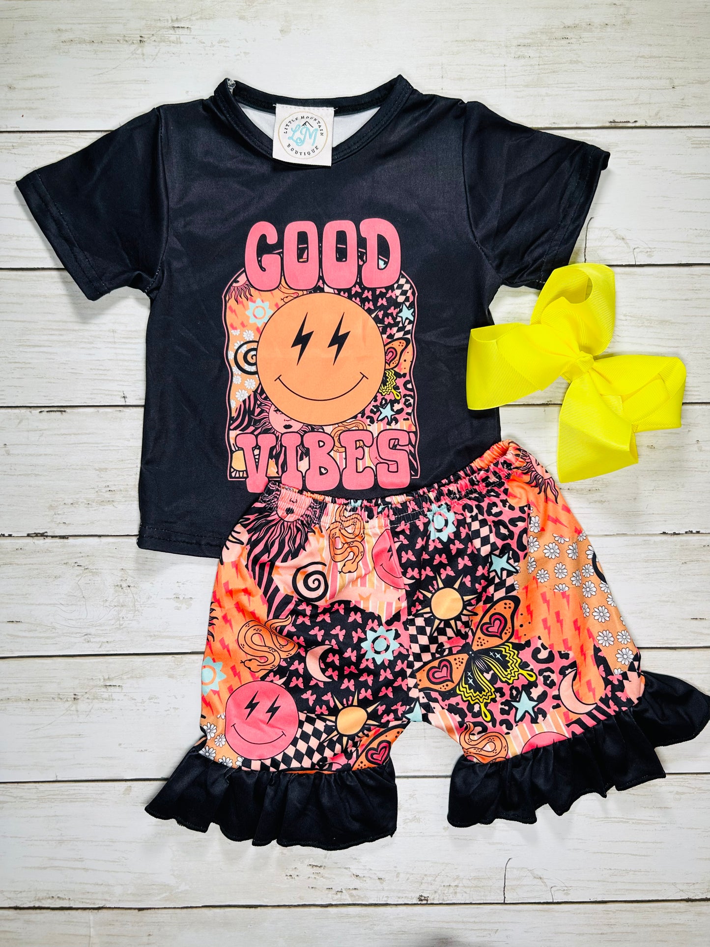 Good Vibes Shorts Outfit Set
